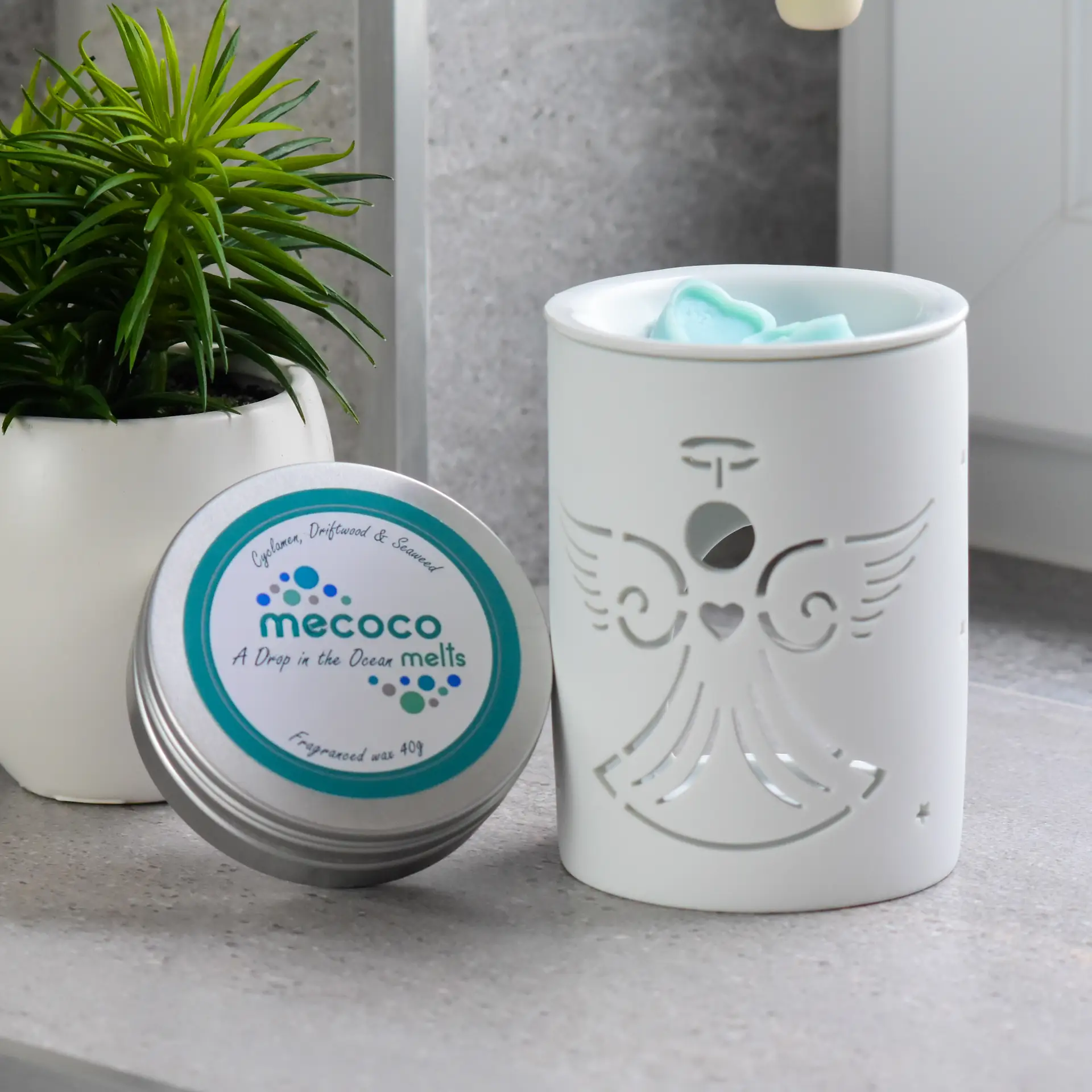 A Drop in the Ocean / Rocksalt & Driftwood, Blue Scented Soy Wax Melts Tin1 - Image 2