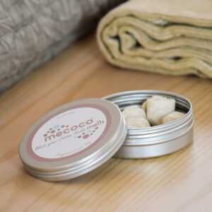 Bless your Cotton Socks / Fresh Linen, White Scented Soy Wax Melts Tin